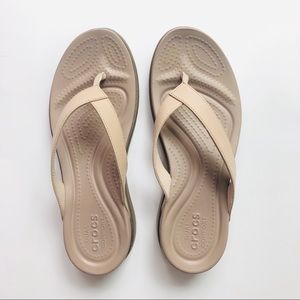 Crocs Capri V Flip-Flops - Lt Beige - size 9